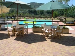 Weitere Aussenansichten vom Gruppenhaus 09399100 Gruppenhaus La Casa sul Lago in Italien I-06063 PG Torricella de Magione f&uuml;r Gruppenreisen
