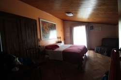 Schlafzimmerbilder vom Gruppenhaus 09399100 Gruppenhaus La Casa sul Lago in Italien I-06063 PG Torricella de Magione f&uuml;r Gruppenfreizeiten