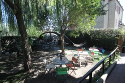 Terrassenbilder vom Selbstversorgerhaus 09399100 Gruppenhaus La Casa sul Lago in Italien I-06063 PG Torricella de Magione f&uuml;r Jugendfreizeiten