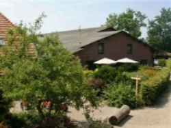 Aussenansicht vom Gruppenhaus 03316987 Gruppenunterkunft PAARDENSTAL in Niederlande 6987 Giesbeek f&uuml;r Gruppenfreizeiten