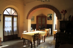 Bilder der Aufenthaltsr&auml;ume vom Gruppenhaus 05395569 Gruppenhaus MONTICIANO in Italien 53015 Monticiano, Si f&uuml;r Konfifreizeiten