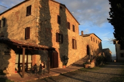 Weitere Aussenansichten vom Gruppenhaus 05395569 Gruppenhaus MONTICIANO in Italien 53015 Monticiano, Si f&uuml;r Gruppenreisen