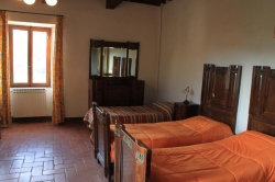 Schlafzimmerbilder vom Gruppenhaus 05395569 Gruppenhaus MONTICIANO in Italien 53015 Monticiano, Si f&uuml;r Gruppenfreizeiten
