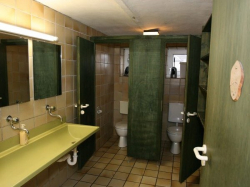 Sanit�rbilder von der Gruppenunterkunft 03495381 Gruppenhaus Heidehof in D�nemark 53819 Neunkirchen-Seelscheid f�r Sommerfreizeiten