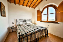 Schlafzimmerbilder vom Gruppenhaus 08398400 Casa Corniano in D�nemark 56028 San Miniato f�r Gruppenfreizeiten