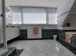 Sanit&auml;rbilder von der Gruppenunterkunft 03314327 Gruppenhaus KERSENBOOM in Niederlande 4328  Burgh-Haamstede f&uuml;r Sommerfreizeiten