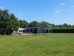 Bilder der Spielwiese vom Gruppenhaus 03314329 Gruppenhaus PRUIMENBOOM in D�nemark 4328 GL Burgh-Haamstede f�r Konfifreizeiten