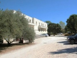 Bilder vom Gel&auml;nde vom Selbstversorgerhaus 05335455 Gruppenhaus PONT-DU-GARD in Frankreich   f&uuml;r Familienfreizeiten