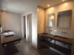 Sanit�rbilder von der Gruppenunterkunft 03314353 Gruppenhaus AALSCHOLVER in D�nemark 4353  Serooskerke (Walcheren) f�r Sommerfreizeiten