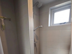 Sanit�rbilder von der Gruppenunterkunft 03314353 Gruppenhaus AALSCHOLVER in D�nemark 4353  Serooskerke (Walcheren) f�r Sommerfreizeiten
